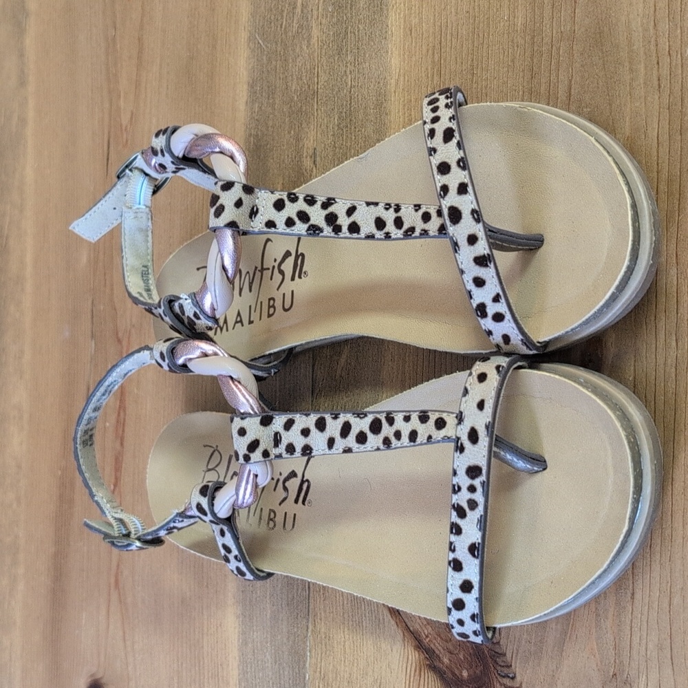 Blowfish Malibu Strappy Sandal Ankle Strap & Between Toe, Cheetah metallic twist